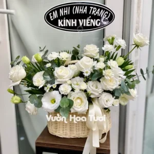 Giỏ Hoa Hồng Trắng Chia Buồn 02 Kỷ Niệm Nhớ Thương.
